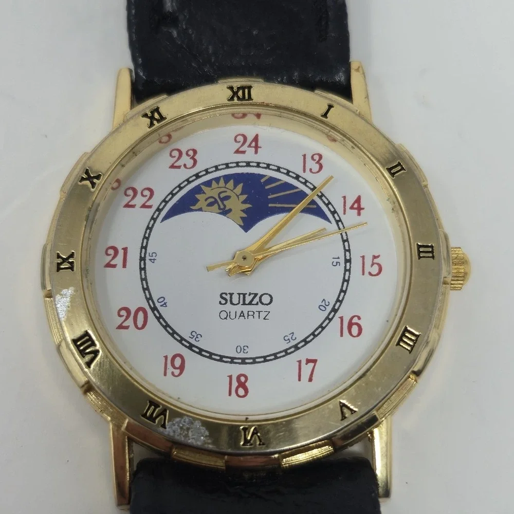 Vintage Suizo Quartz Watch Sun Moon Phase Day Night Dial Gold Tone Roman Bezel